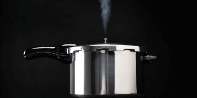pressure-cooker-steam-coming-out-of-safety-valve-pressurecookertips.com